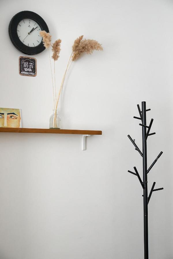 White Door Apartments Heart Of Odessa 1 מראה חיצוני תמונה